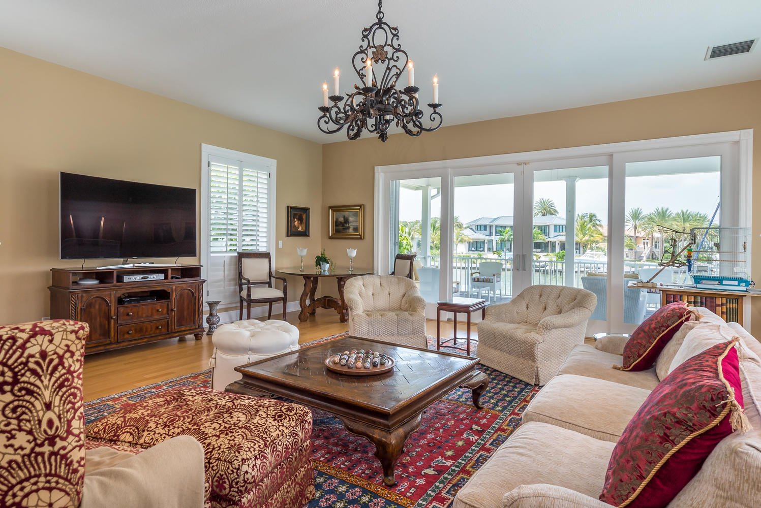 1329 Vista Dr