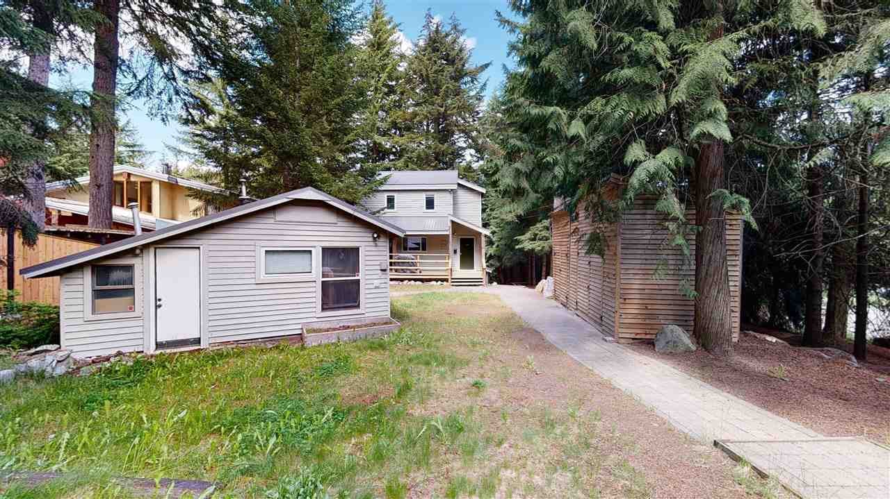 3142 Tyrol Cres