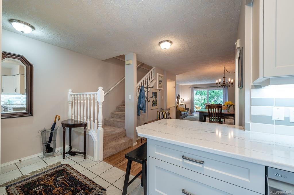 7-4540 W Saanich Rd