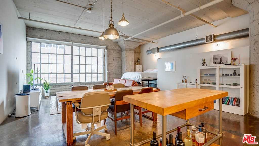 1855 INDUSTRIAL Street Unit 402