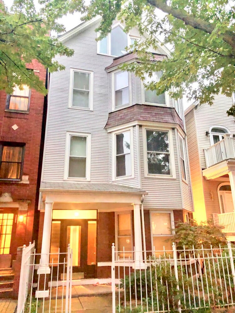 3329 North Kenmore Ave
