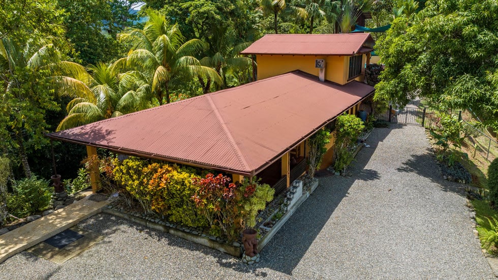 Home with White Water Views and Easy Access in Ojochal