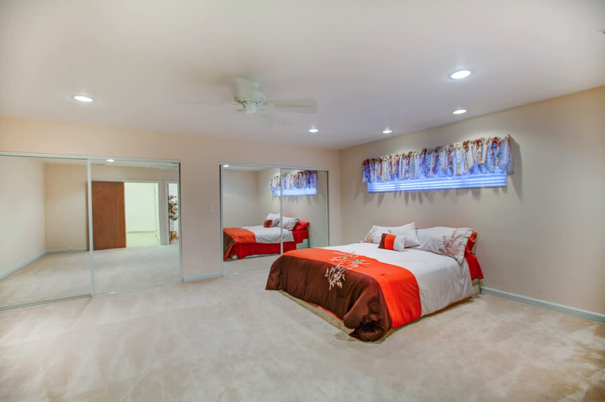 9424 La Tuna Canyon Rd, Sun Valley, CA
