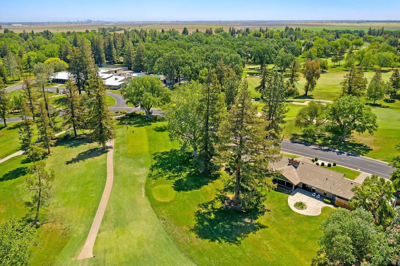 44506 Clubhouse Drive