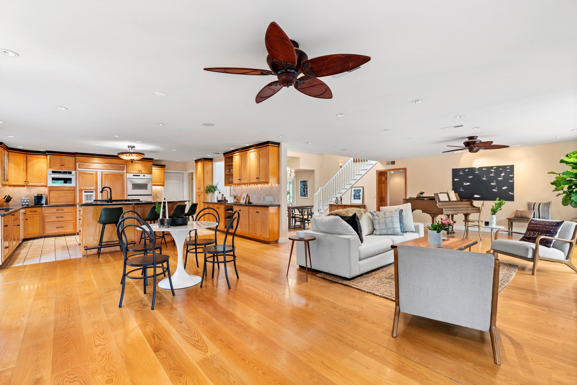 2713 Starbird Dr