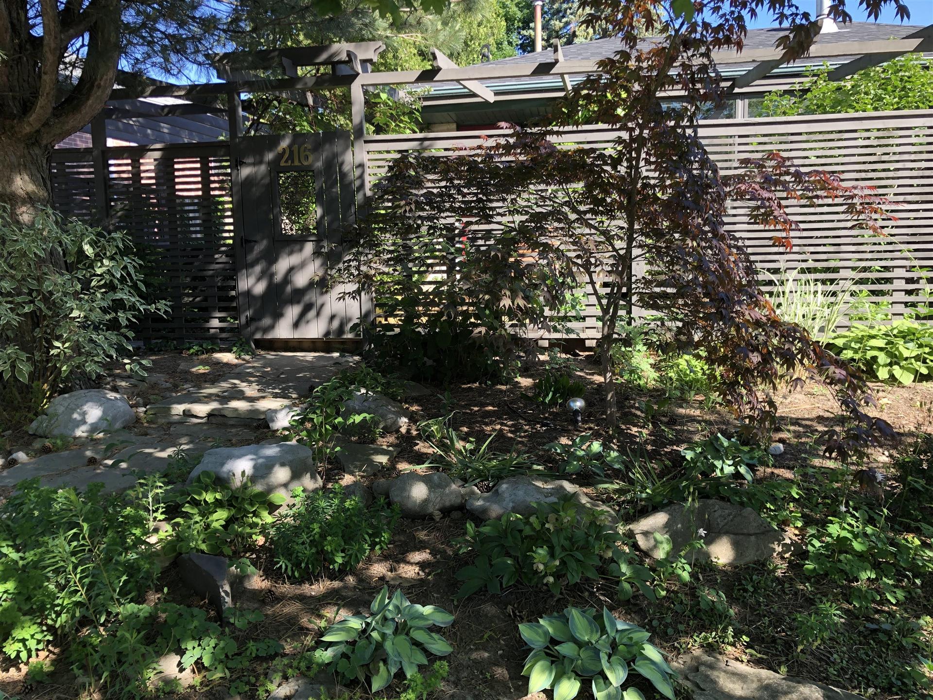 216 Catalina Dr