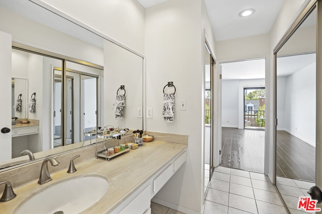 8135 Redlands St, #101