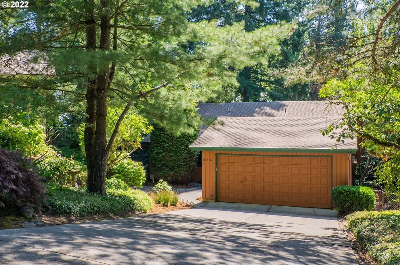 136 Touchstone Ter