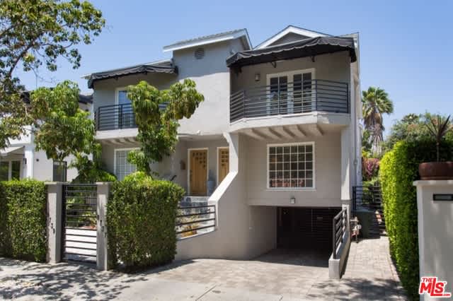 8737 Rosewood Ave #101