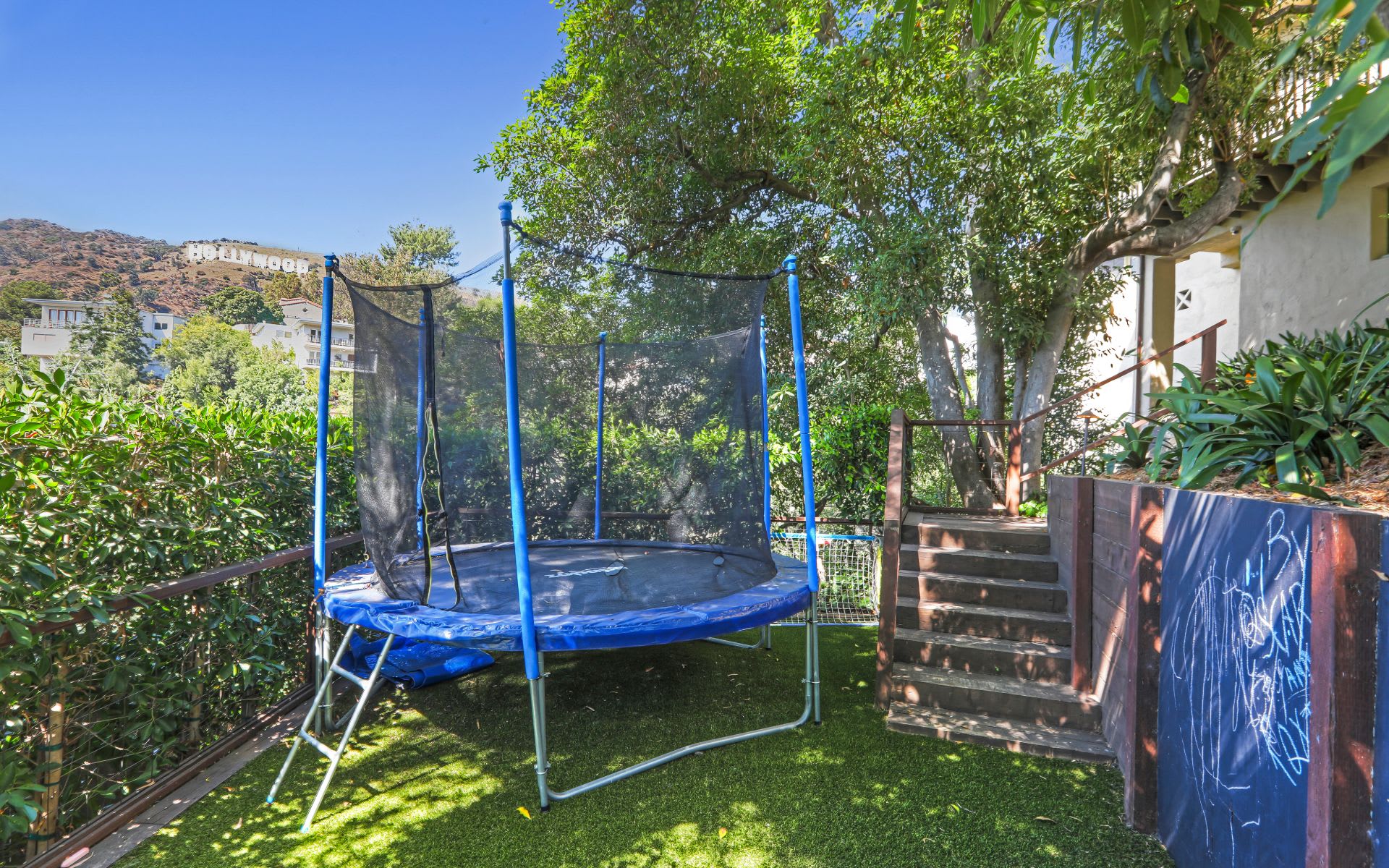  3259 Deronda Dr