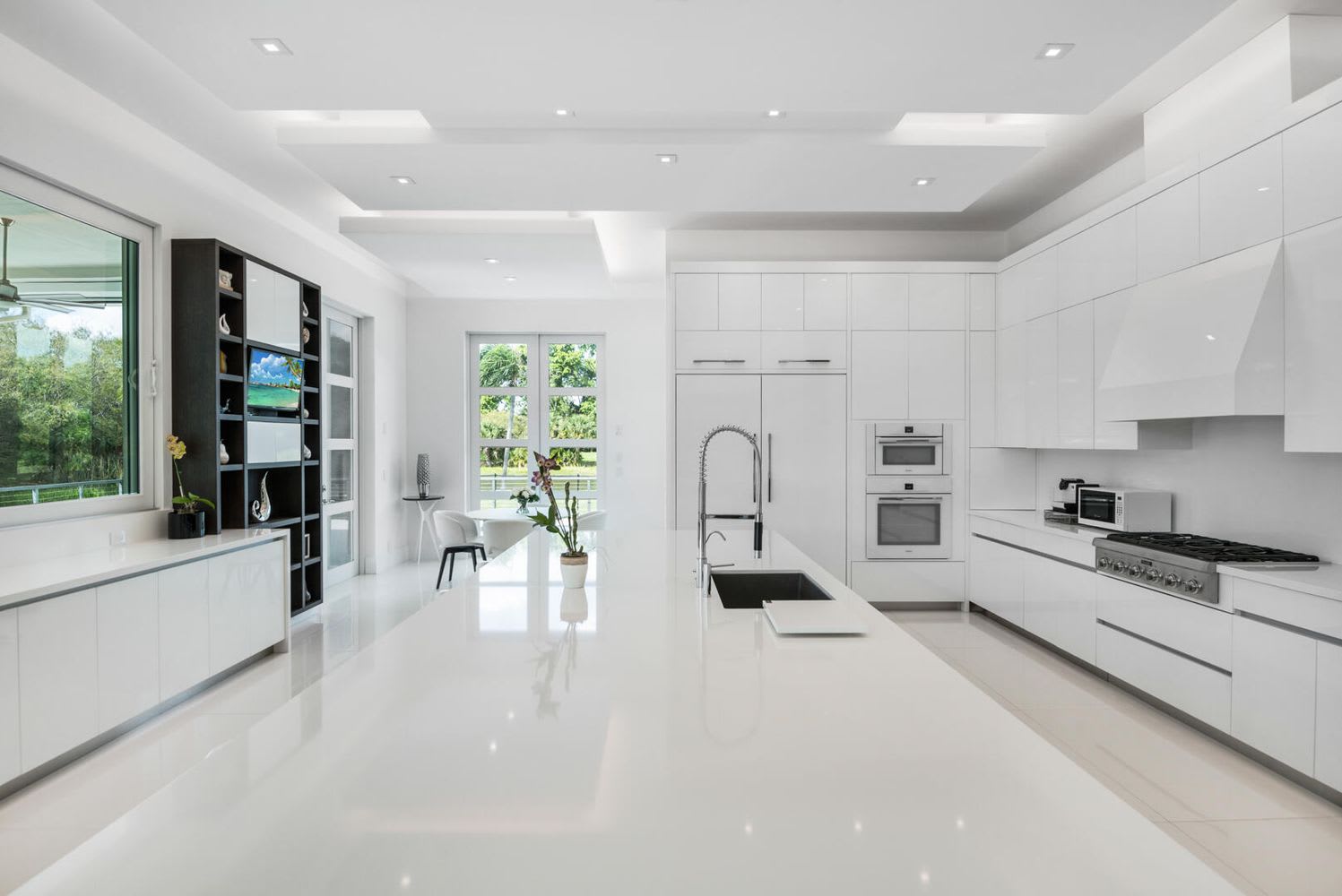 17106 Ave Le Rivage