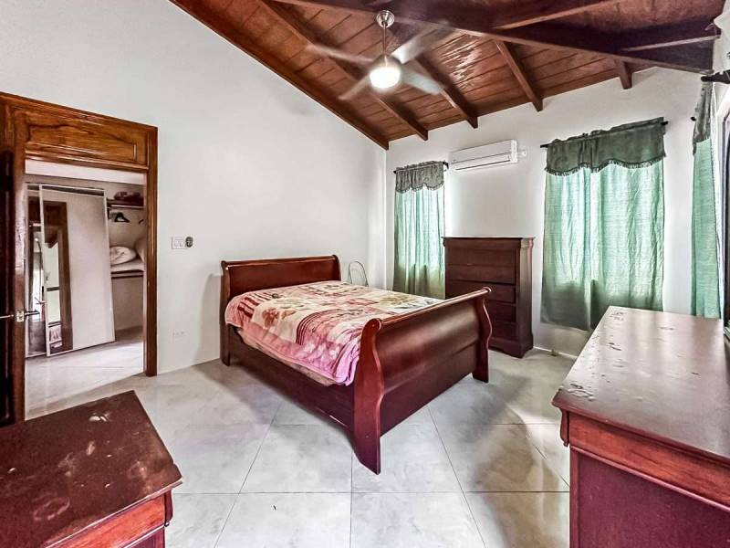 347 Mount Healthy 4 Bedroom Apartment