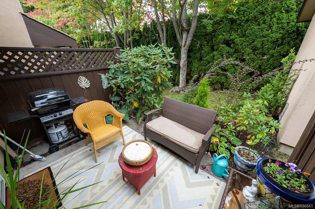7-4540 W Saanich Rd