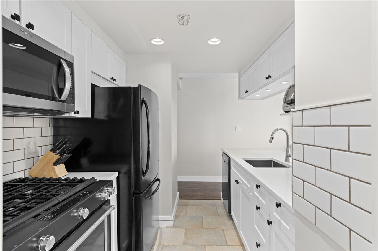 906-1199 Marinaside Crescent, Vancouver