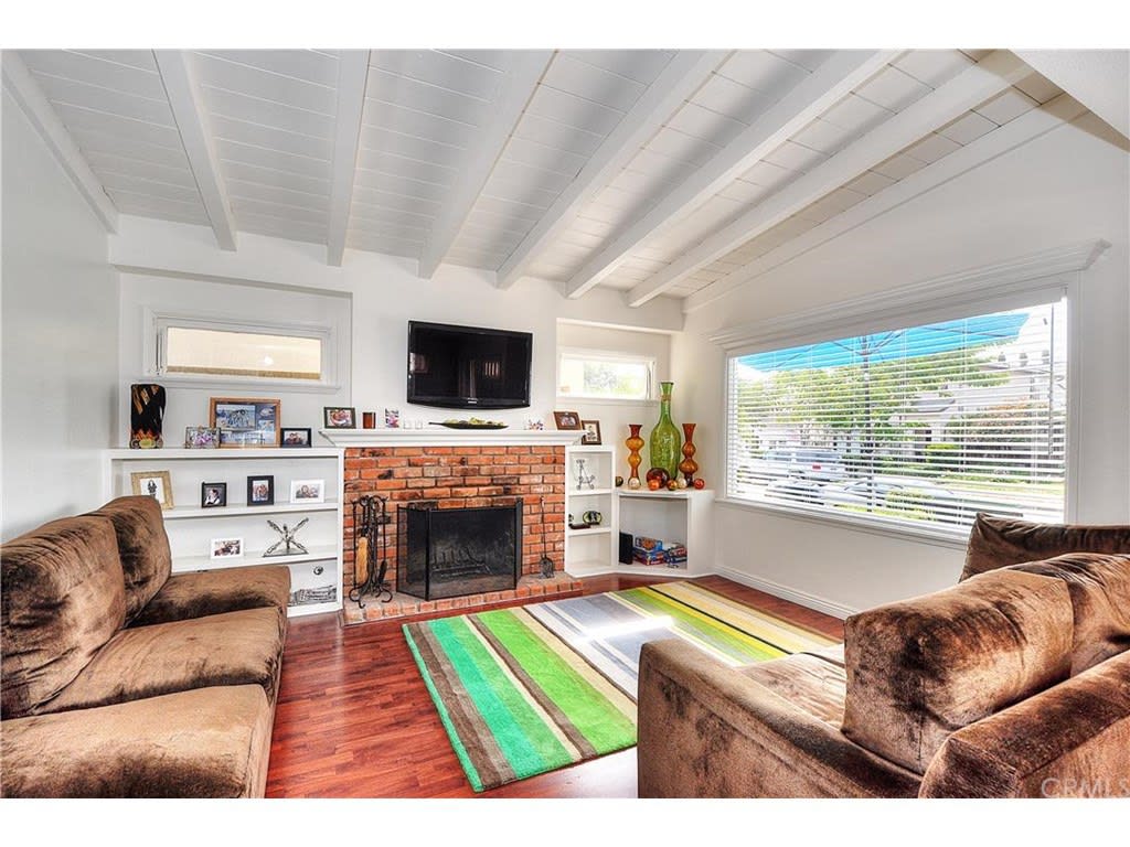 420 Poinsettia Ave