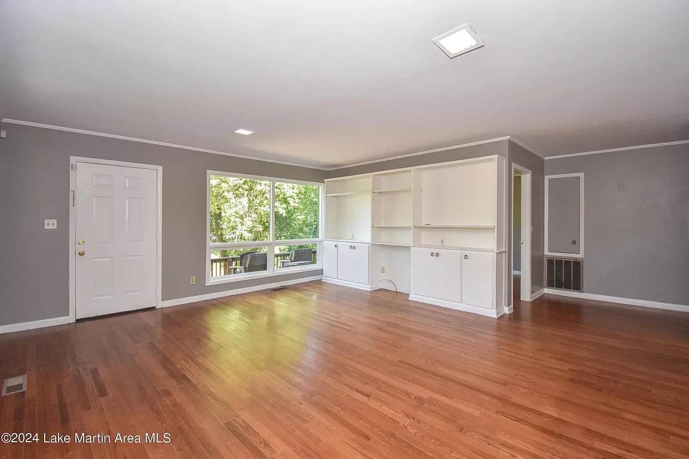 324 Valley Rd