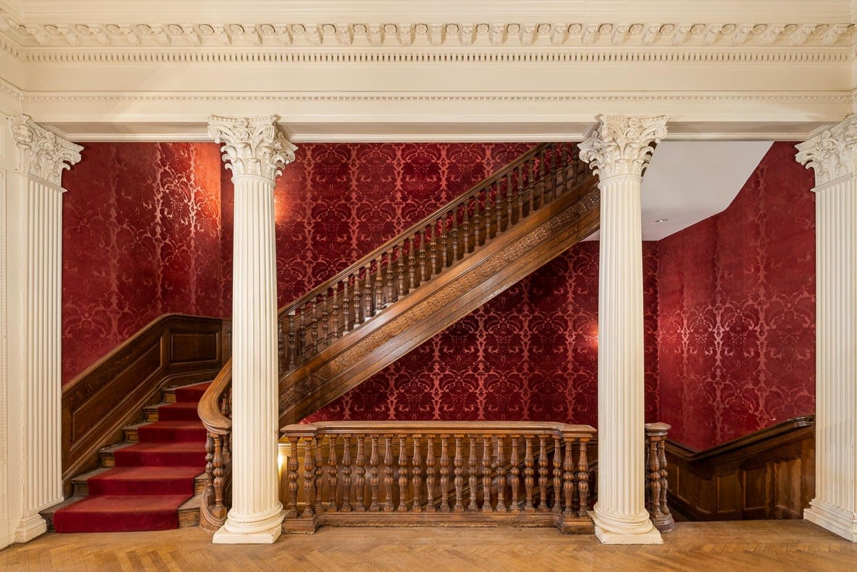 9 W 54th St, Townhouse