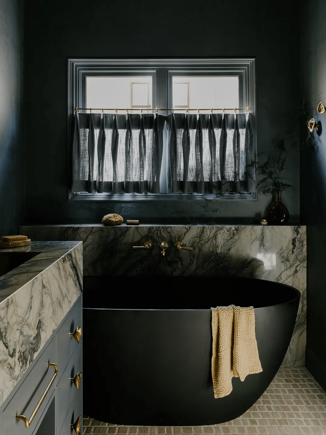 Black Tile, Lighting, and Even a Tub Gave This Spanish-Style Reno the Attitude It Was Lacking