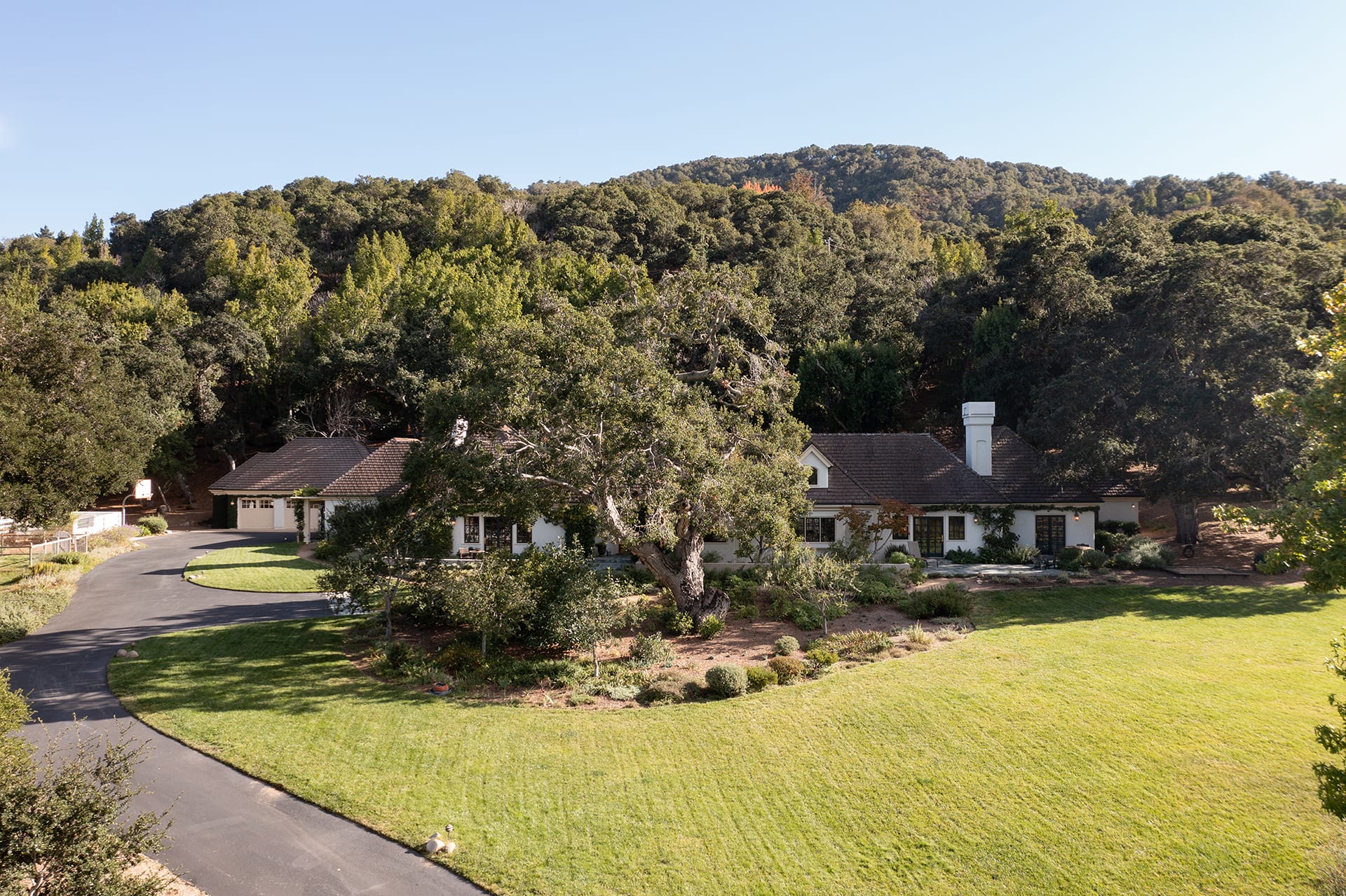 Peaceful French Country Estate - 5 Sleepy Hollow Dr