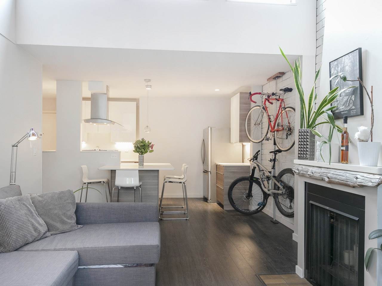 308-330 E 7th Ave
