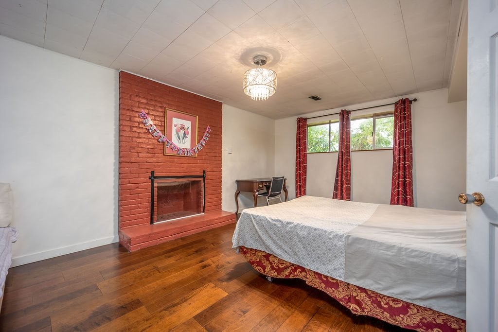 7460 Kraft Cres