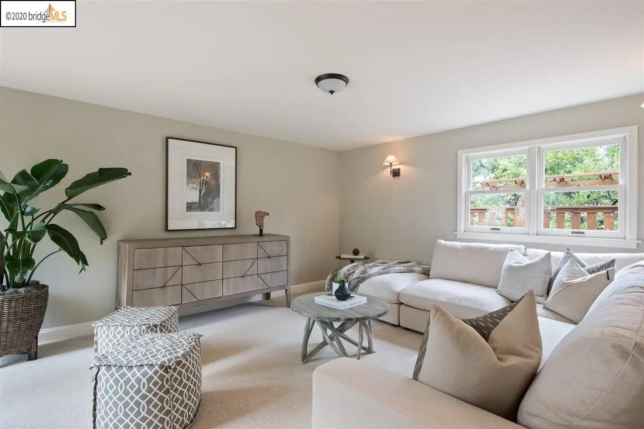 891 Glendome Cir