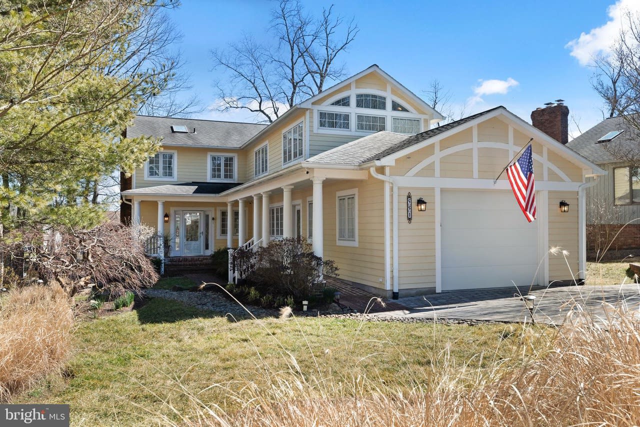 551 Beach Dr