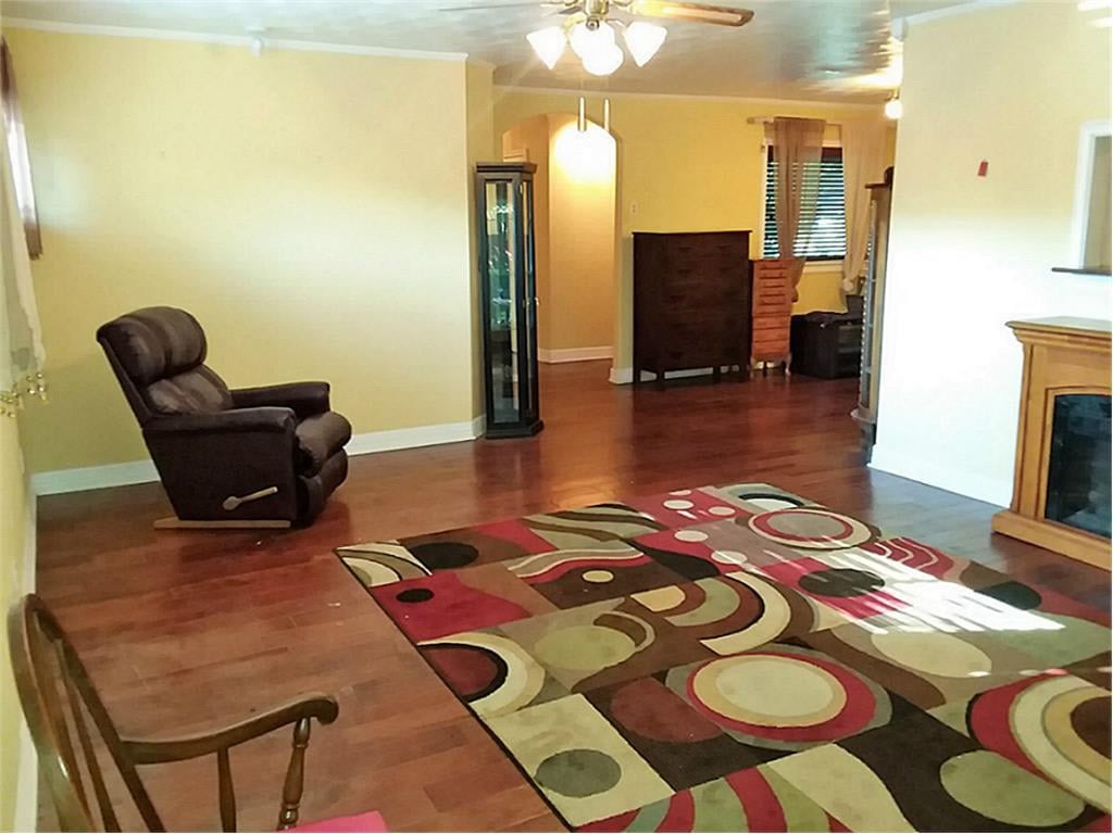 4 Willow Ln
