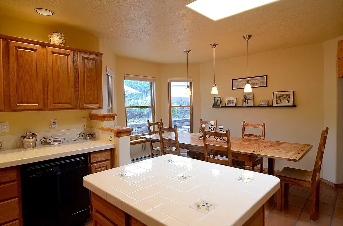 4002 Painted Pony Cir