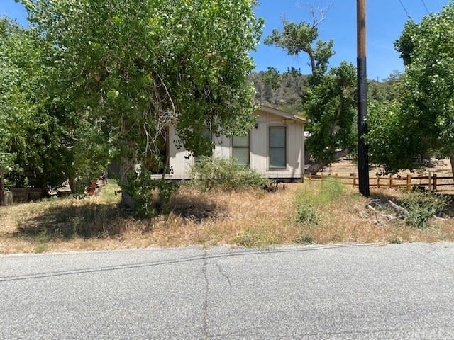 Newvale Ave / Sylvan Ave (vacant land)
