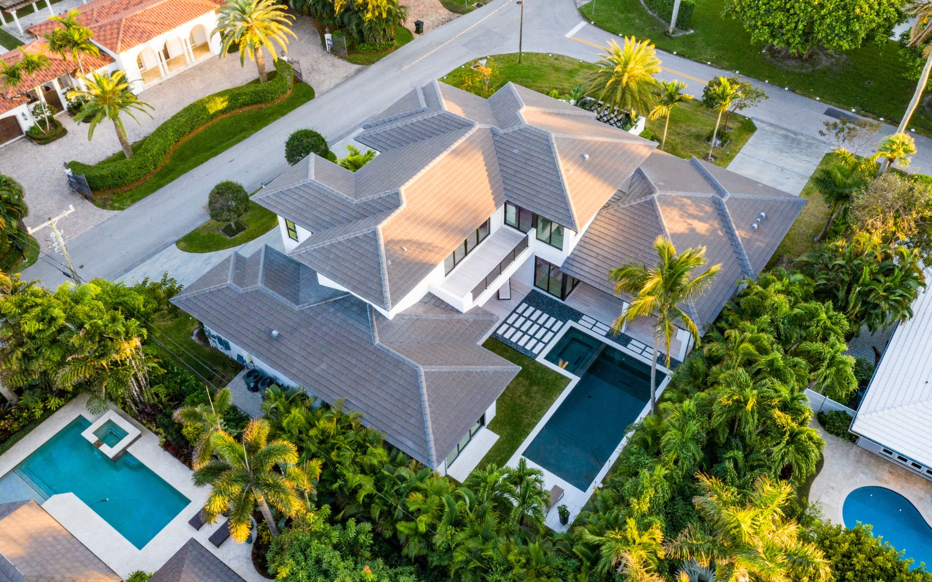 800 Seagate Dr