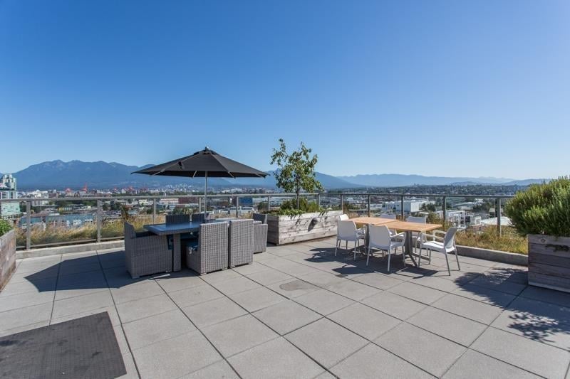 512-251 E 7th Ave