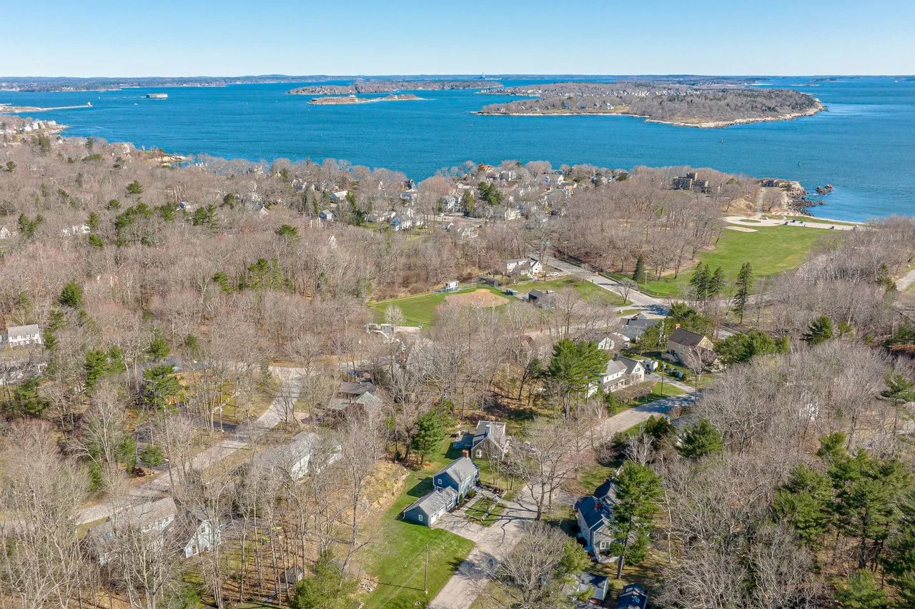 Home for Sale – 9 Olde Fort Road, Cape Elizabeth, Maine – $750,000