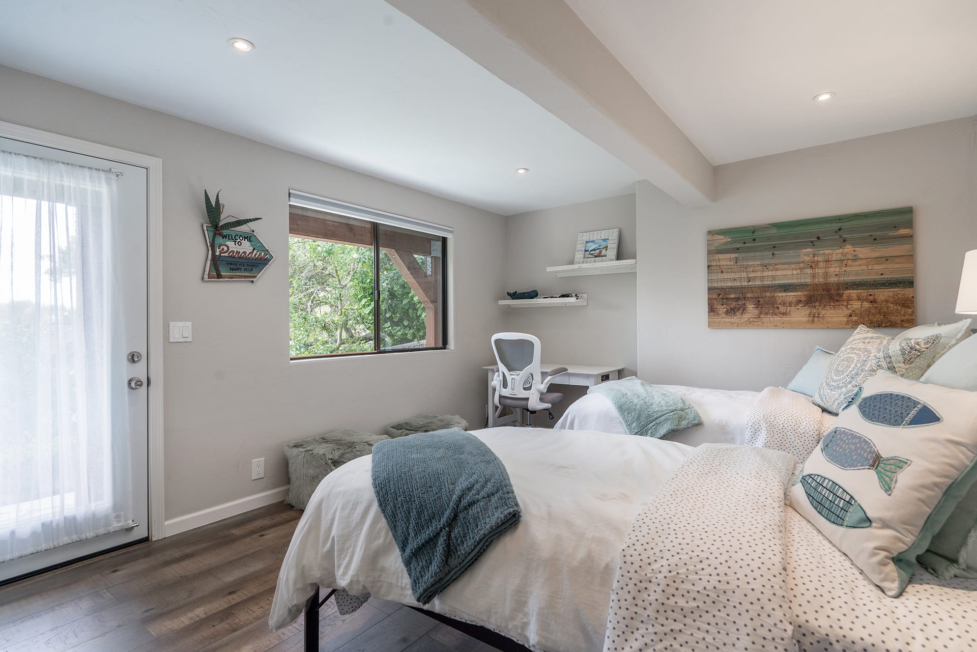 Grey Goose - Charming Downtown Carmel Cottage