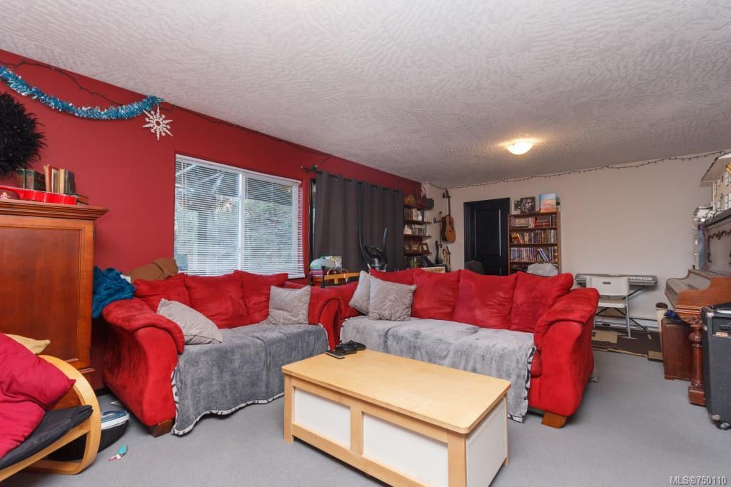 632 Olympia Ridge, Langford