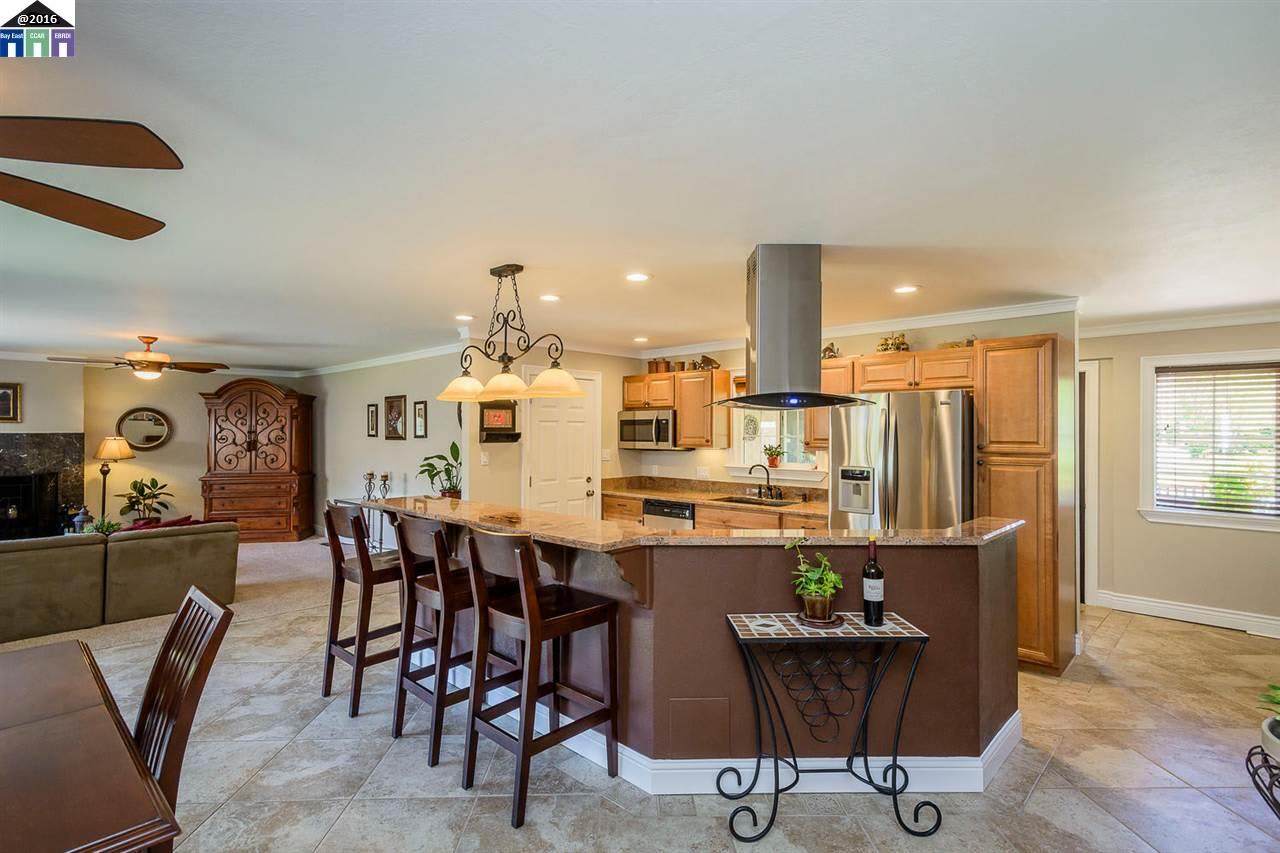 260 Clydesdale Dr