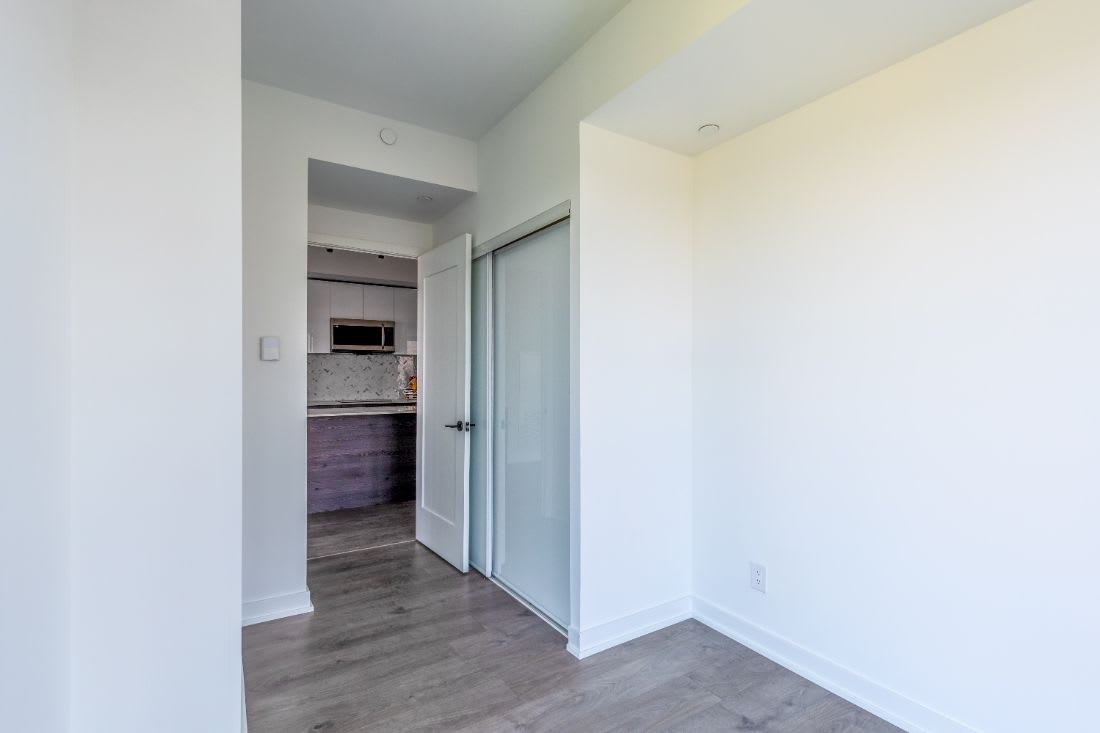 801 – 5 Defries St