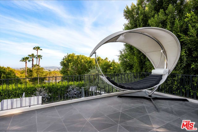 Eminence Azure