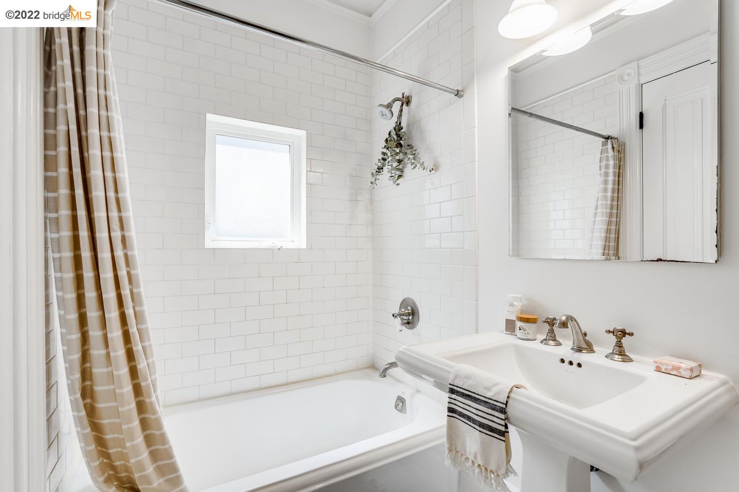 1170 S Van Vess Ave Unit: 2