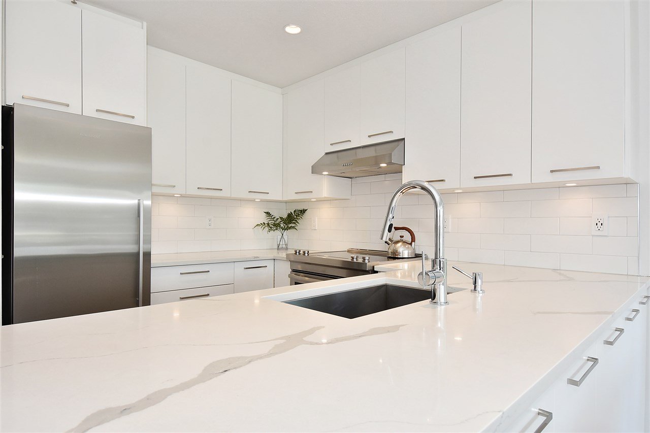 315-1707 Charles St