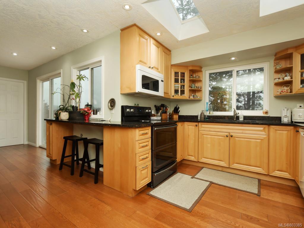 4075 Grange Rd, Saanich