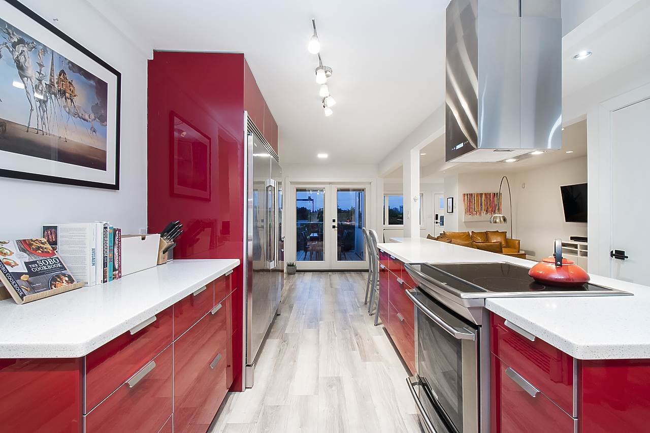 1140 W 17 St
