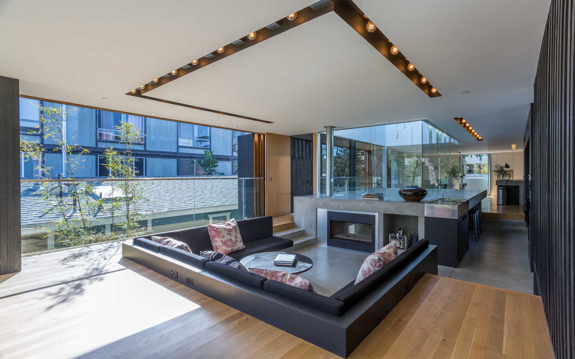 21 27Th Ave
