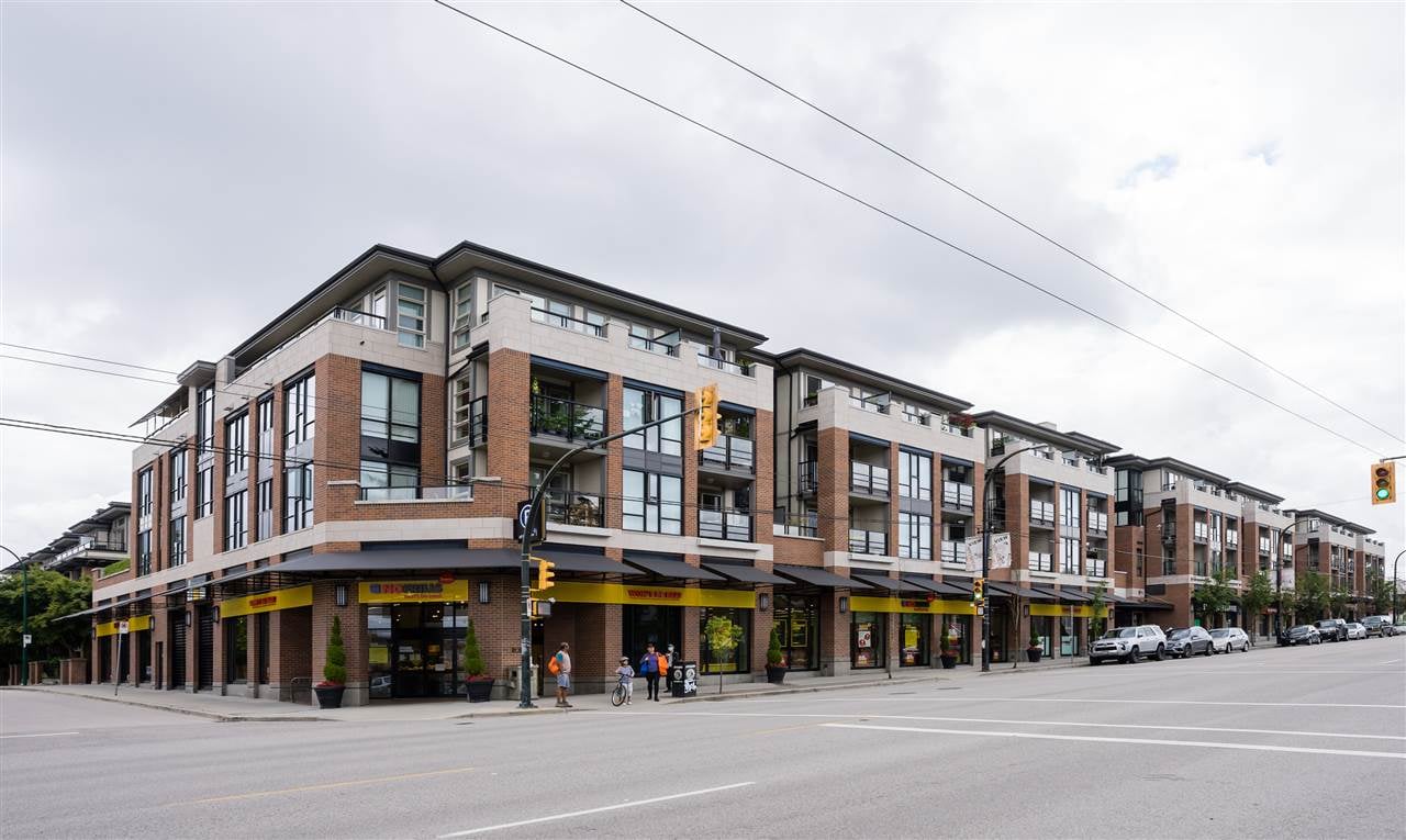403-4550 Fraser St