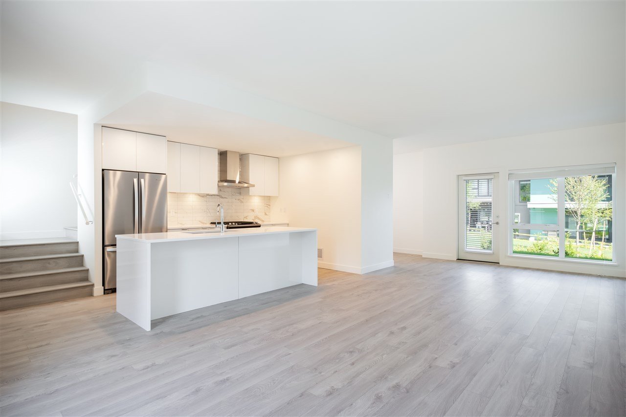 34-3596 Salal Dr