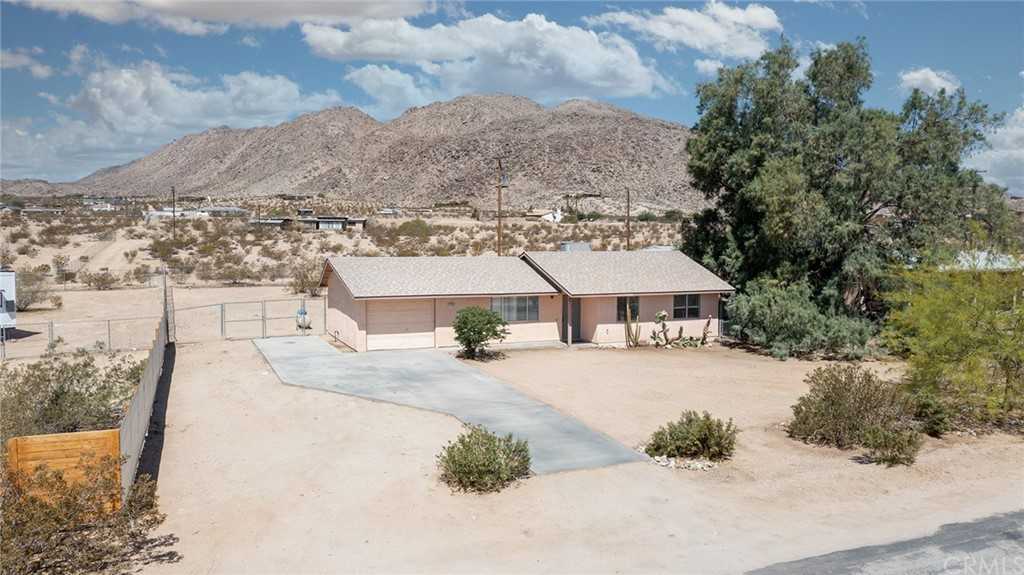 4590 Avenida Del Sol