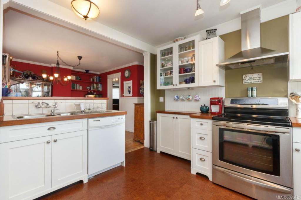 3925 Glanford Ave, Saanich
