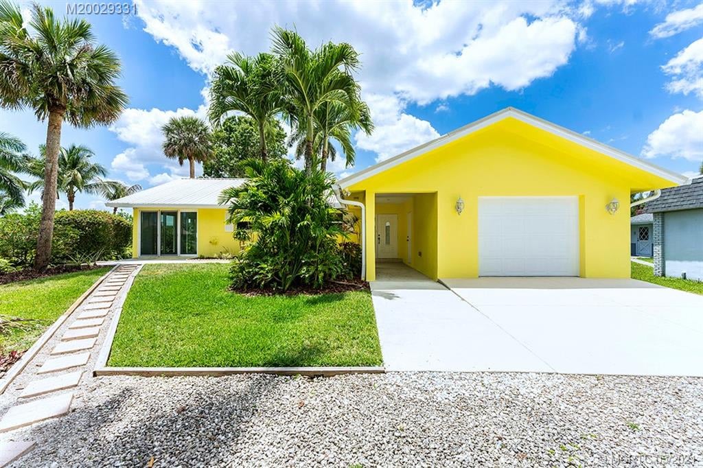 799 SW Tanglewood Trl
