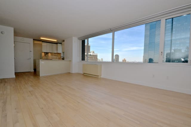 322 West 57th Street Unit: 50H