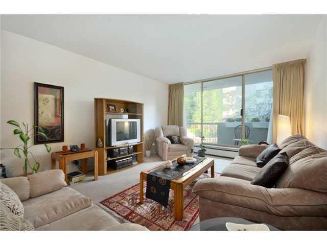 306-2024 Fullerton Ave